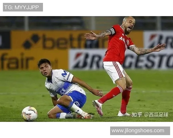 佩特勒洛与天主大学的激烈对决揭示足球战术与团队精神的完美结合